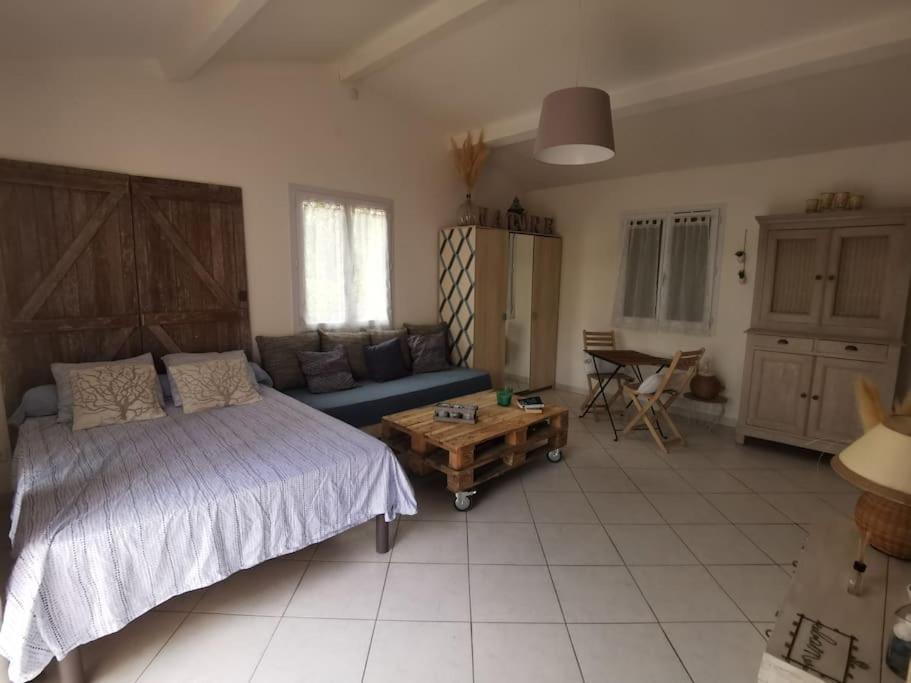 Chambre Nature Le Thoronet Exterior photo